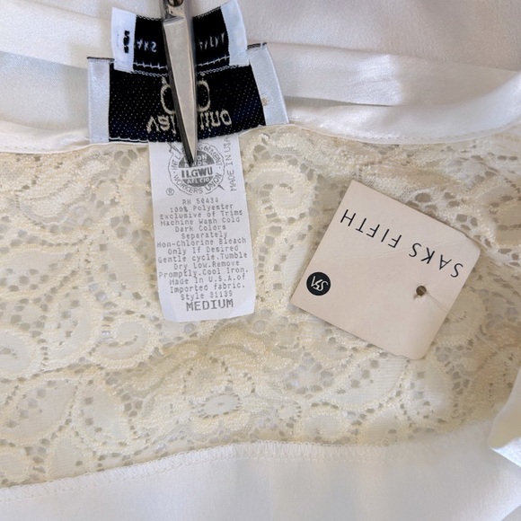 Valentino Vintage Satin Maxi Robe NWT Medium White with Lace Belted - Picture 7 of 8